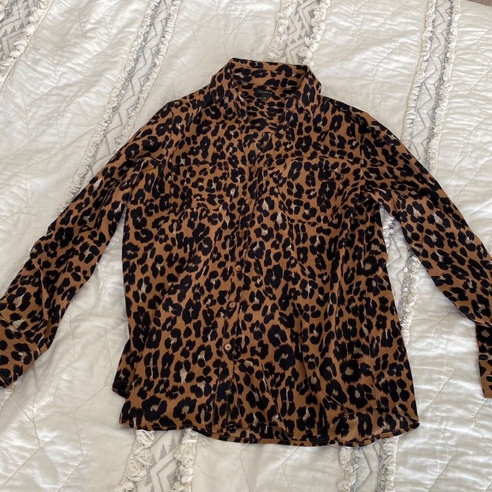 Collard Leopard Shirt
